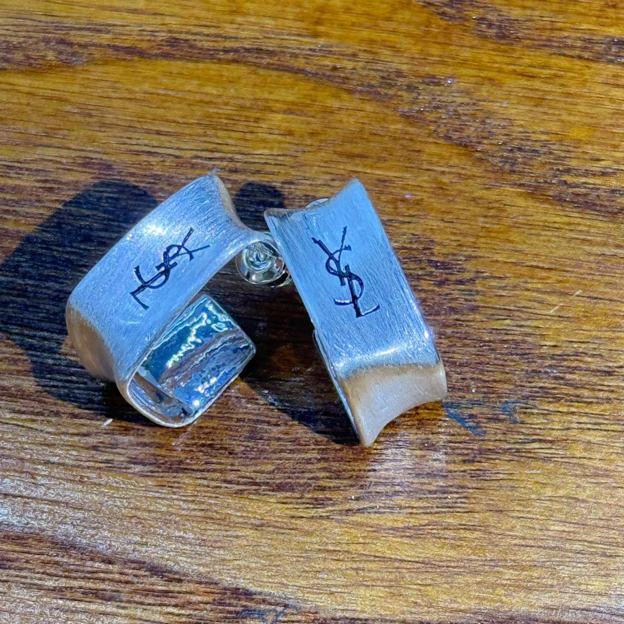 Earings
20 dhs🪙🌨️
Zain263
♥️♥️♥️