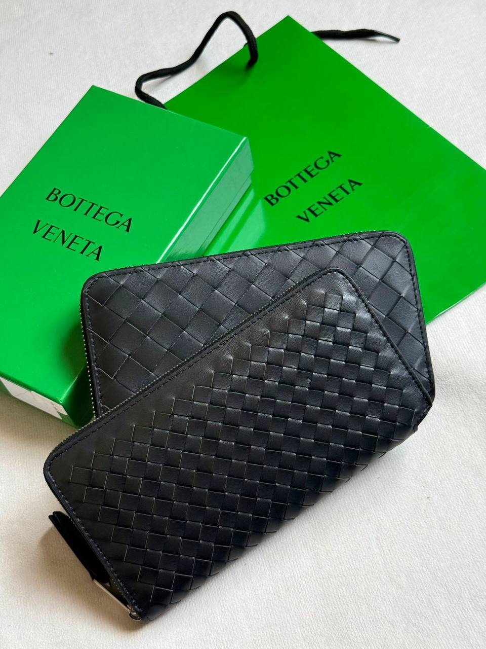 BOTTEGA VENETA
Super Master
350 dhs🇦🇪🇦🇪
Zain275
♥️♥️♥️