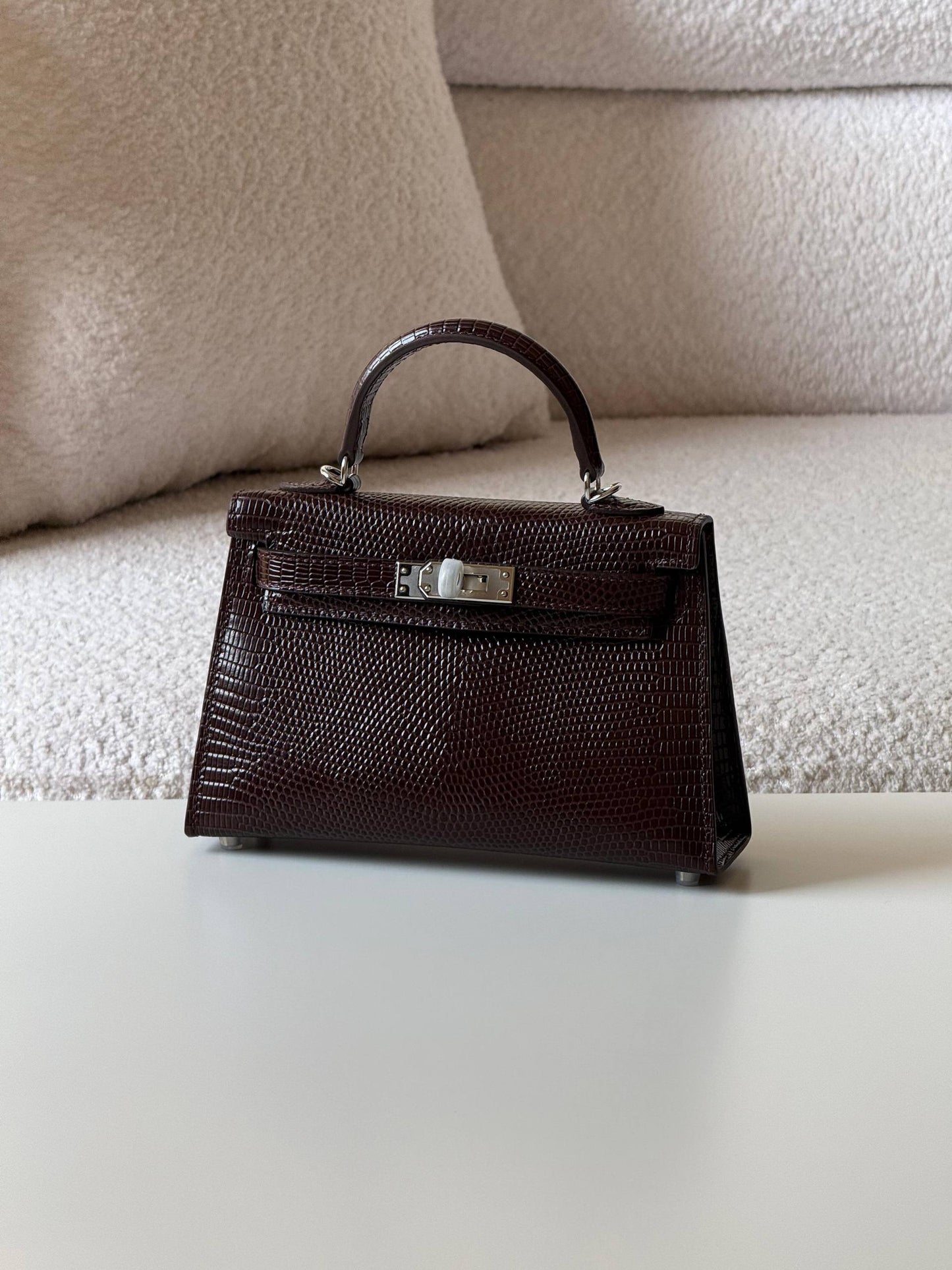 Hermes
minikelly 19cm💥Master quality ✅with box📦
610 dhs❣️
Zain52
♥️♥️♥️