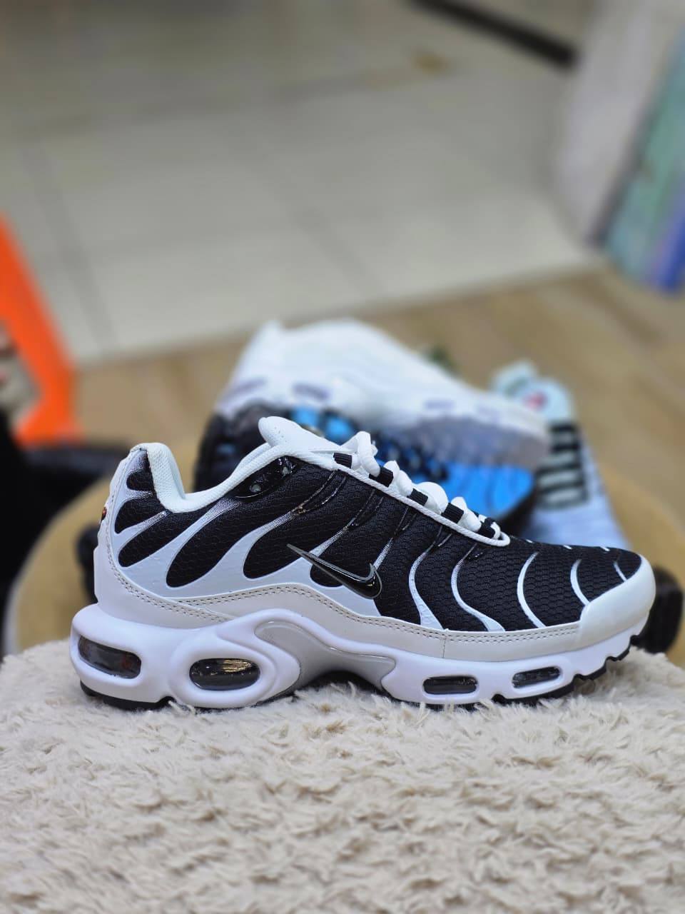 Nike
105 dhs🇦🇪🇦🇪🇦🇪
40 to 45
Zain26
♥️♥️♥️