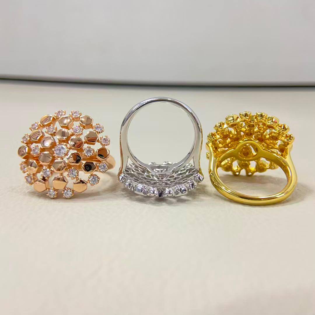 Chaumet set 💎
Necklace
Earrings
Ring 💍
Master quality
*180* AED normal box 📦
Zain48
♥️♥️♥️