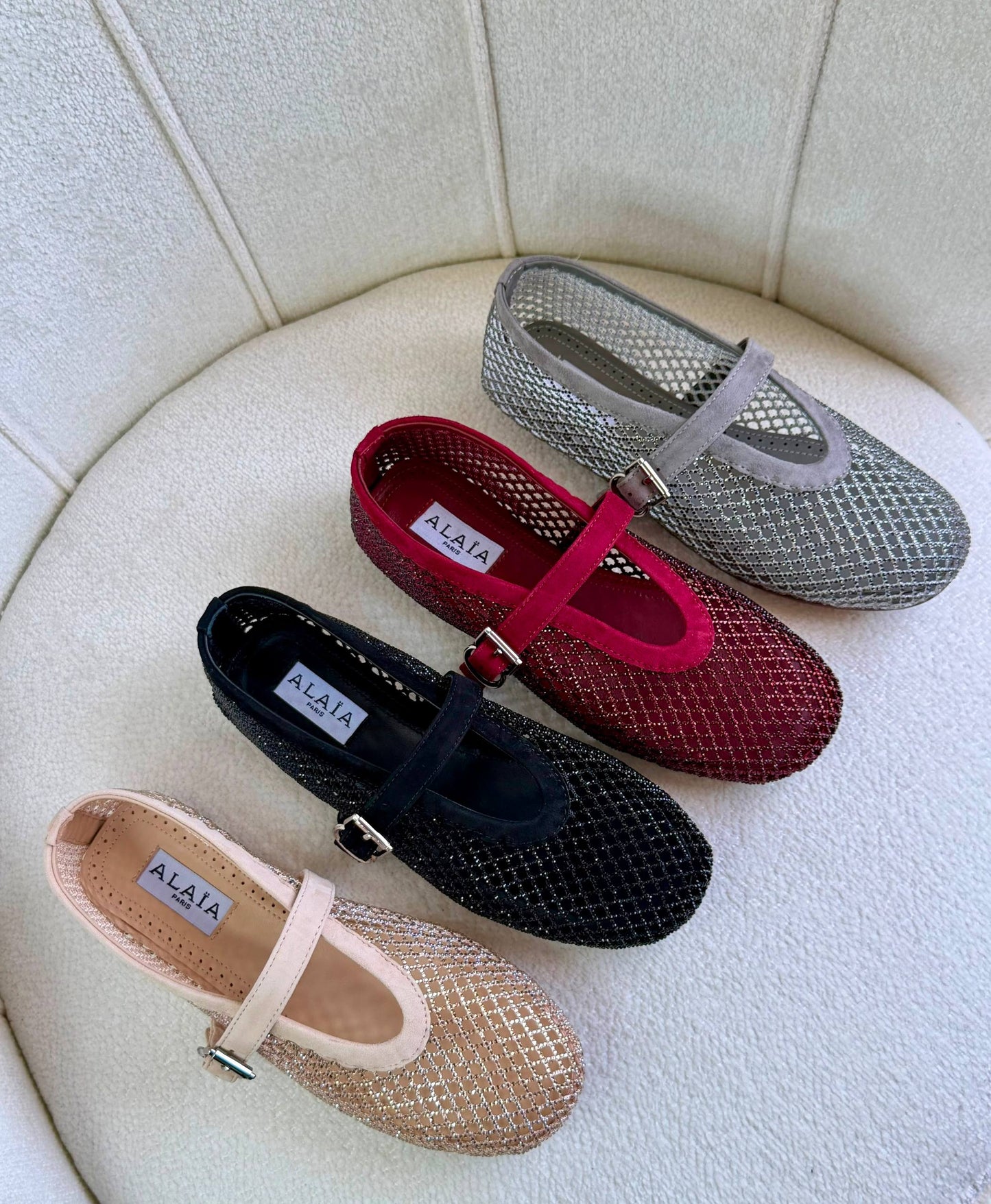 ALAIA
Super *AAA* *+* Quality 💯
With original packing🎁🎁
SIZE:36and41
Available now
450 dhs✅
Zain309
♥️♥️♥️