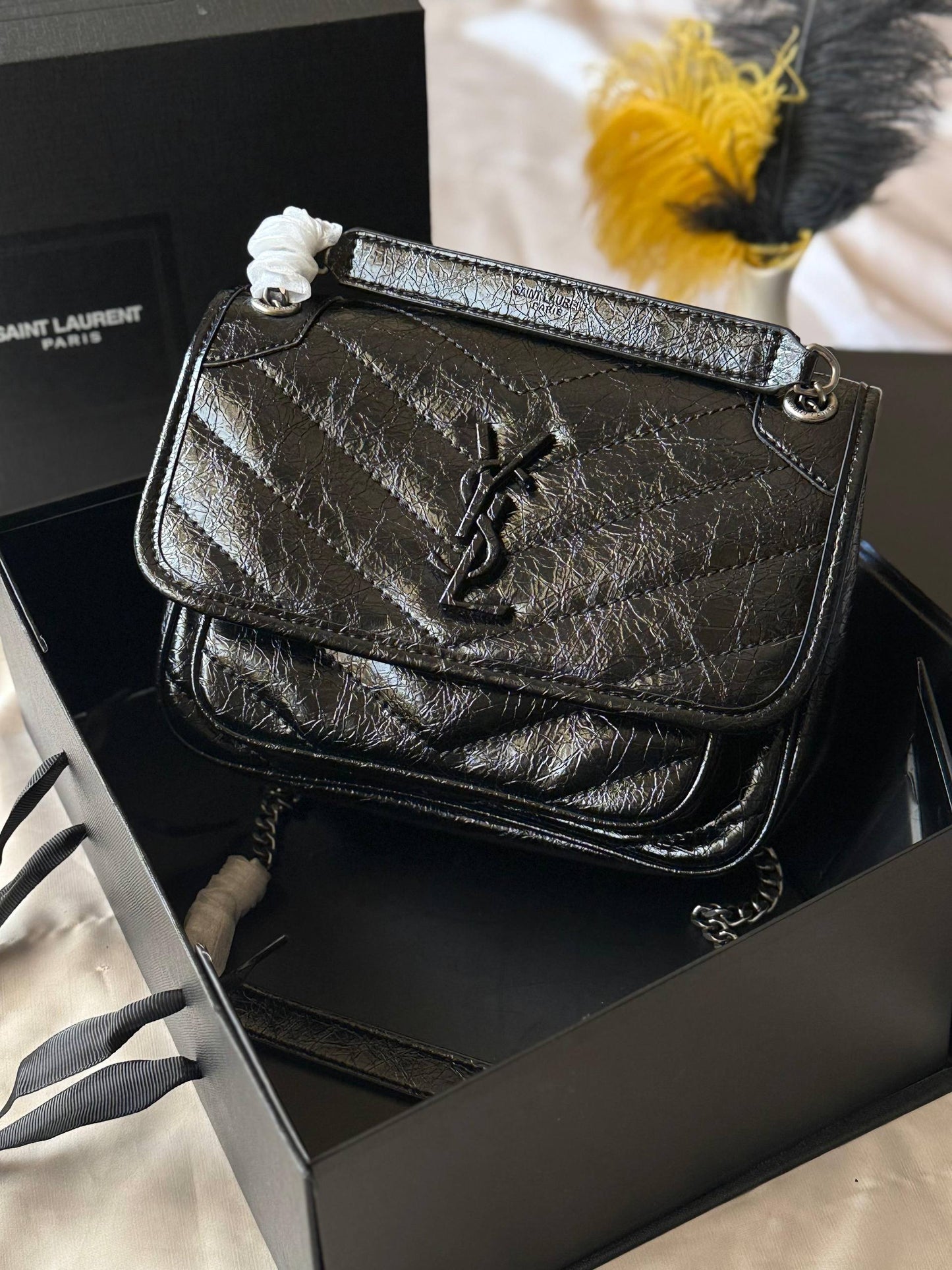 YSL
22cm
350 dhs❤️
Top quality
With box🎁
Zain167
♥️♥️♥️