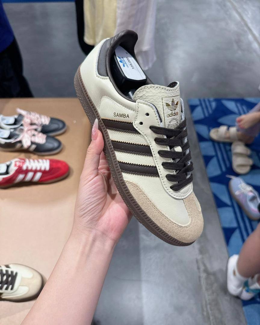 Adidas
Size (36 to 45)
65 dhs🪙💕
Zain129
♥️♥️♥️