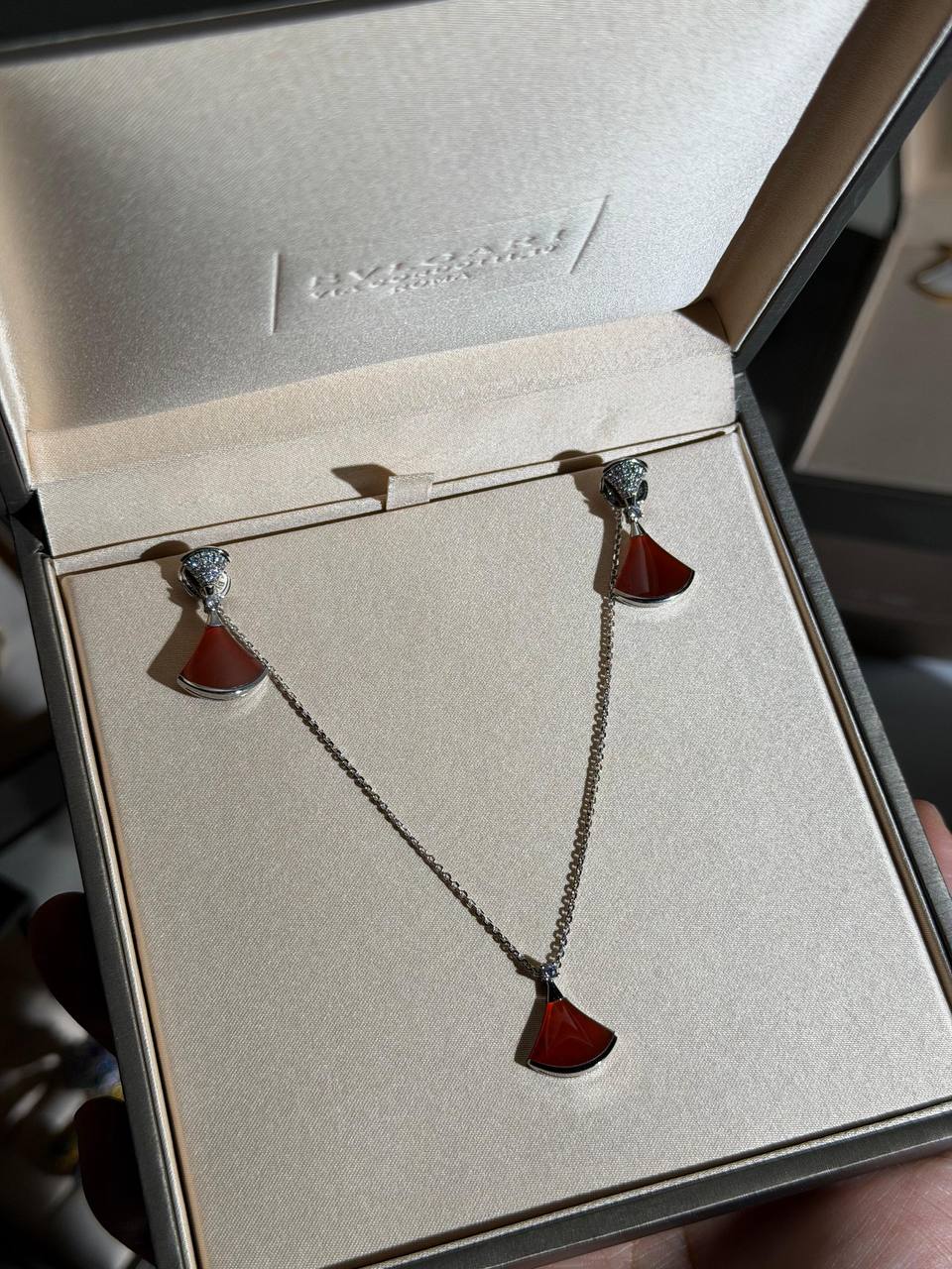 BVlGARI
New Collection 😍
Quality: Super Master
Non -Tarnish color
Colour:- Red and White
* Necklace
* Earring
For Price 👇 WTSP Text Zain 0568585901
Zain268
♥️♥️♥️