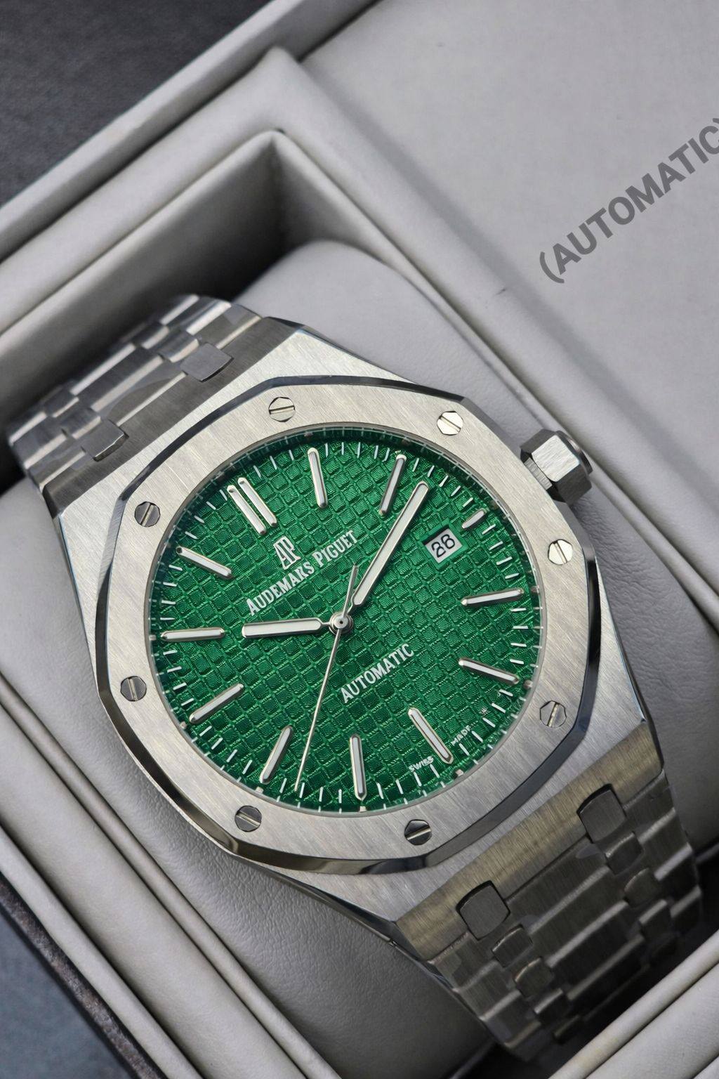 Ap watch for men
good quality automatic
230 dhs💓
Zain59
♥️♥️♥️