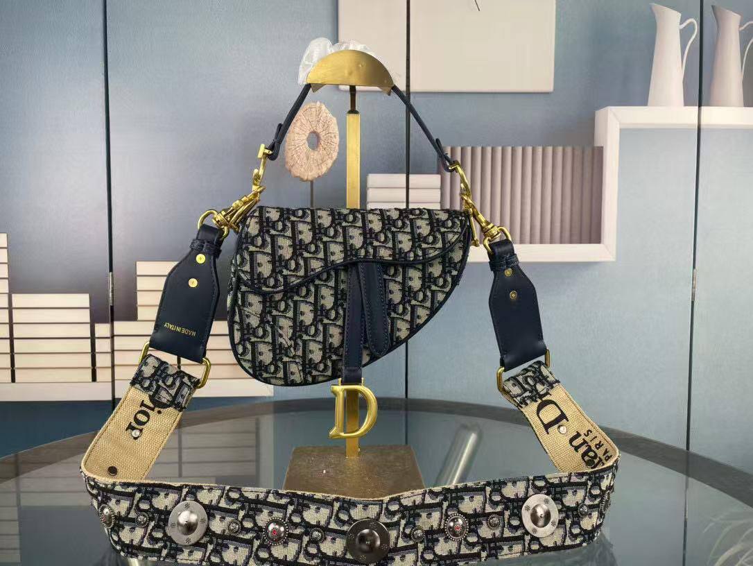 LV - Celine - Goyard - Chanel
Master ++++
For Price 👇 WTSP Text Zain 0568585901
Zain111
♥️♥️♥️