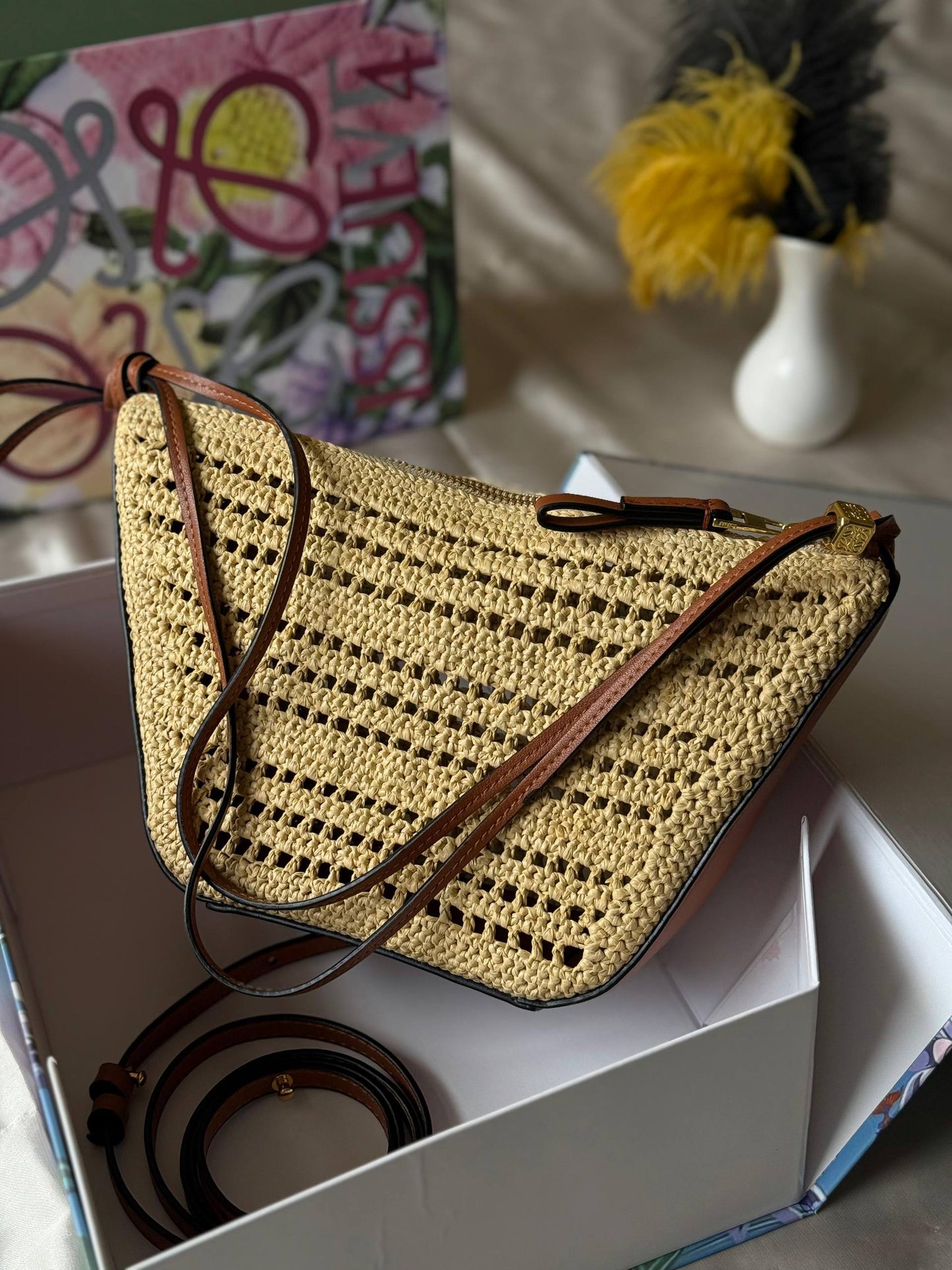 LOEWE
20cm
310 dhs💓
Top quality
With box🎁
Zain167
♥️♥️♥️