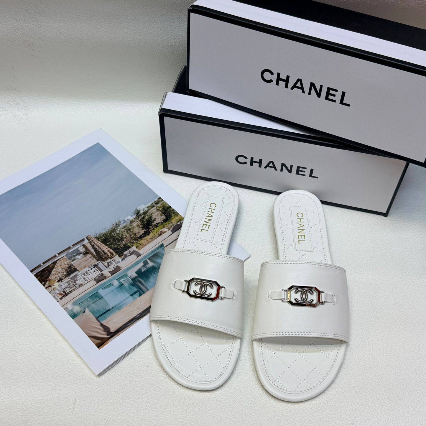 Chanel
Size 36to41
75 dhs💓
Zain236
♥️♥️♥️