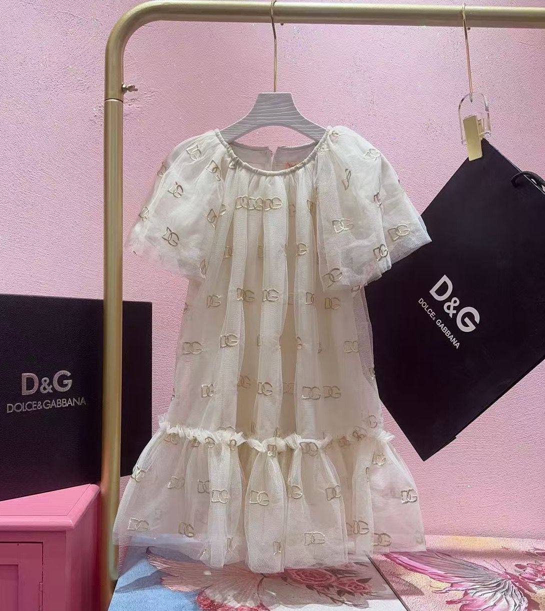 D&G
6-12m to 13y
220 dhs💓
Zain151
♥️♥️♥️