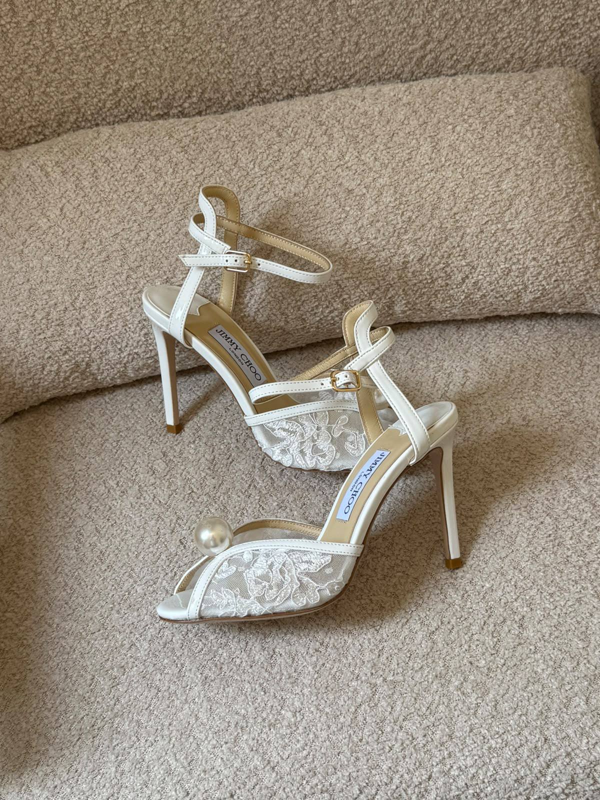Jimmy choo
𝐒𝐢𝐳𝐞𝐬: 𝟑𝟔 — 𝟒𝟏
500 dhs🇦🇪🇦🇪
Zain298
♥️♥️♥️