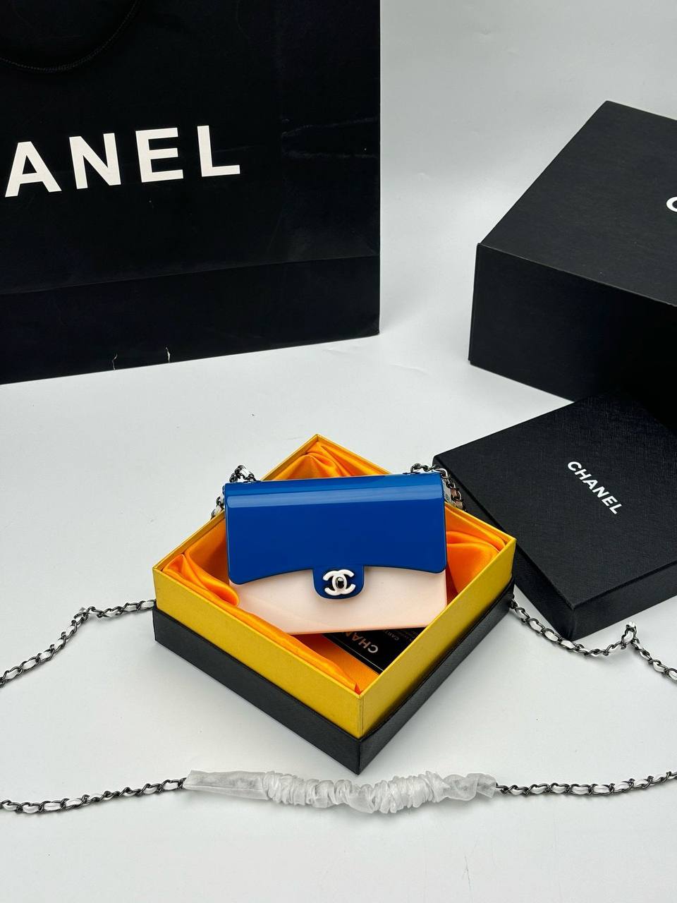 Chanel
size:12×6cm
230 dhs✅
Zain114
♥️♥️♥️