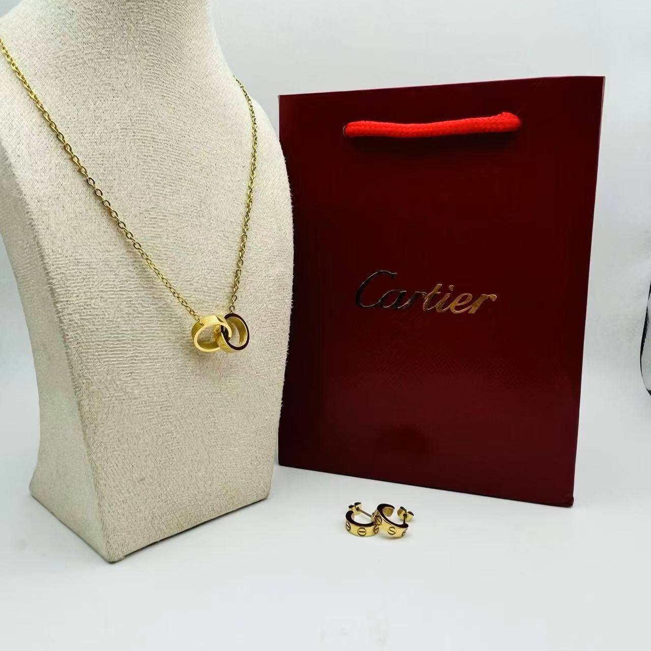 Cartier stainless steel with 18k gold plated set of 2
45 dhs🪙🌨️
55 dhs🪙🌨️
with Cartier box and paperbag
🎁🎁🎁
Zain243
♥️♥️♥️