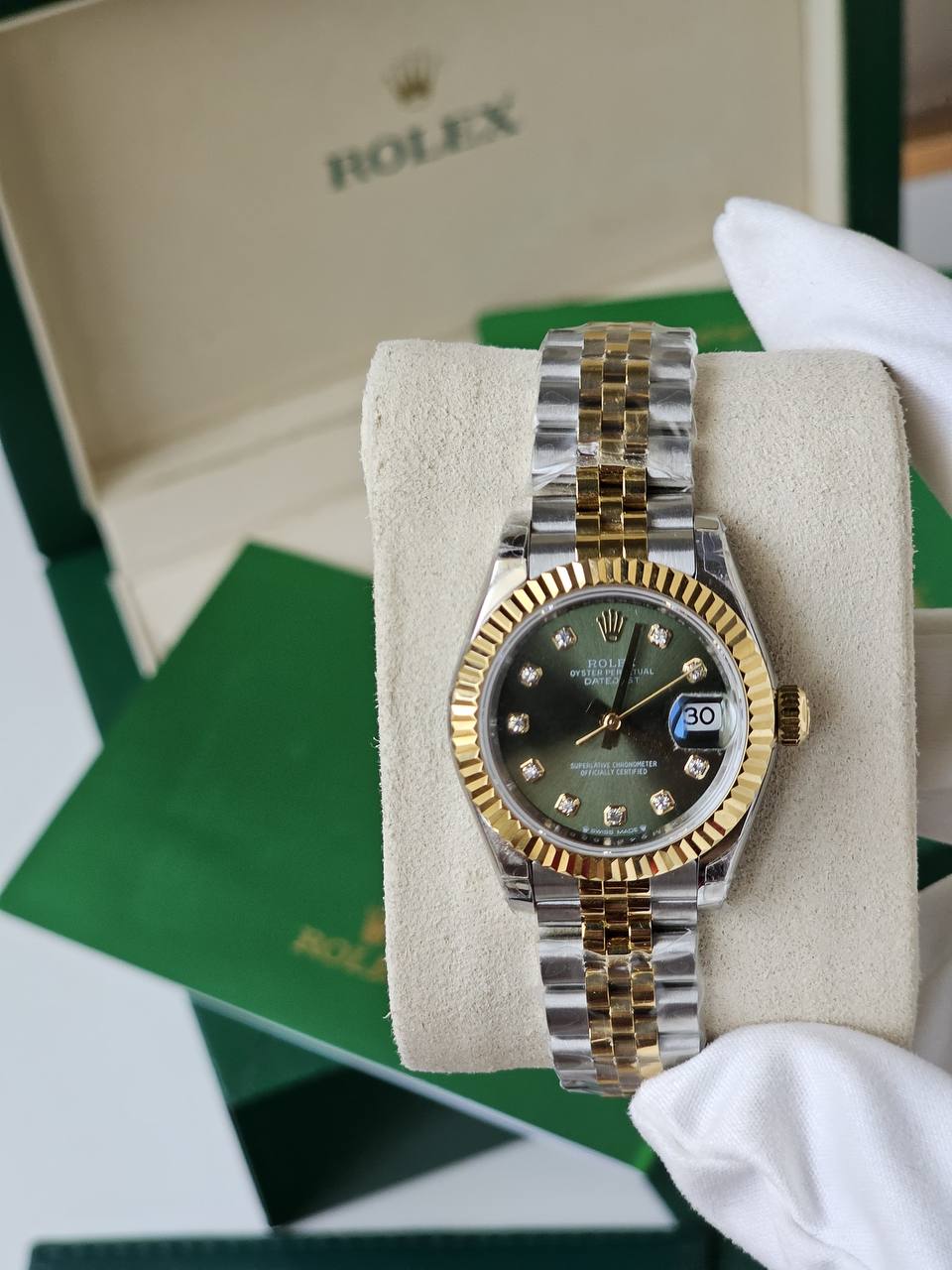 *♛ROLEX♛*
Rolex
_DATE-JUST 28MM
Swiss Movement🇨🇭
Water Resistant 💧
Sapphire Crystal
Super Master Quality
With Original Box 📦🛍️
For Price 👇 WhatsApp✅
0568585901
0507557372
0552275751 Owner Zain 👌
Zain282
♥️♥️♥️