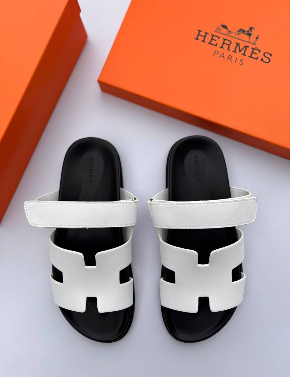 Hermes
110 dhs👑
Size 40-45
Zain55
♥️♥️♥️