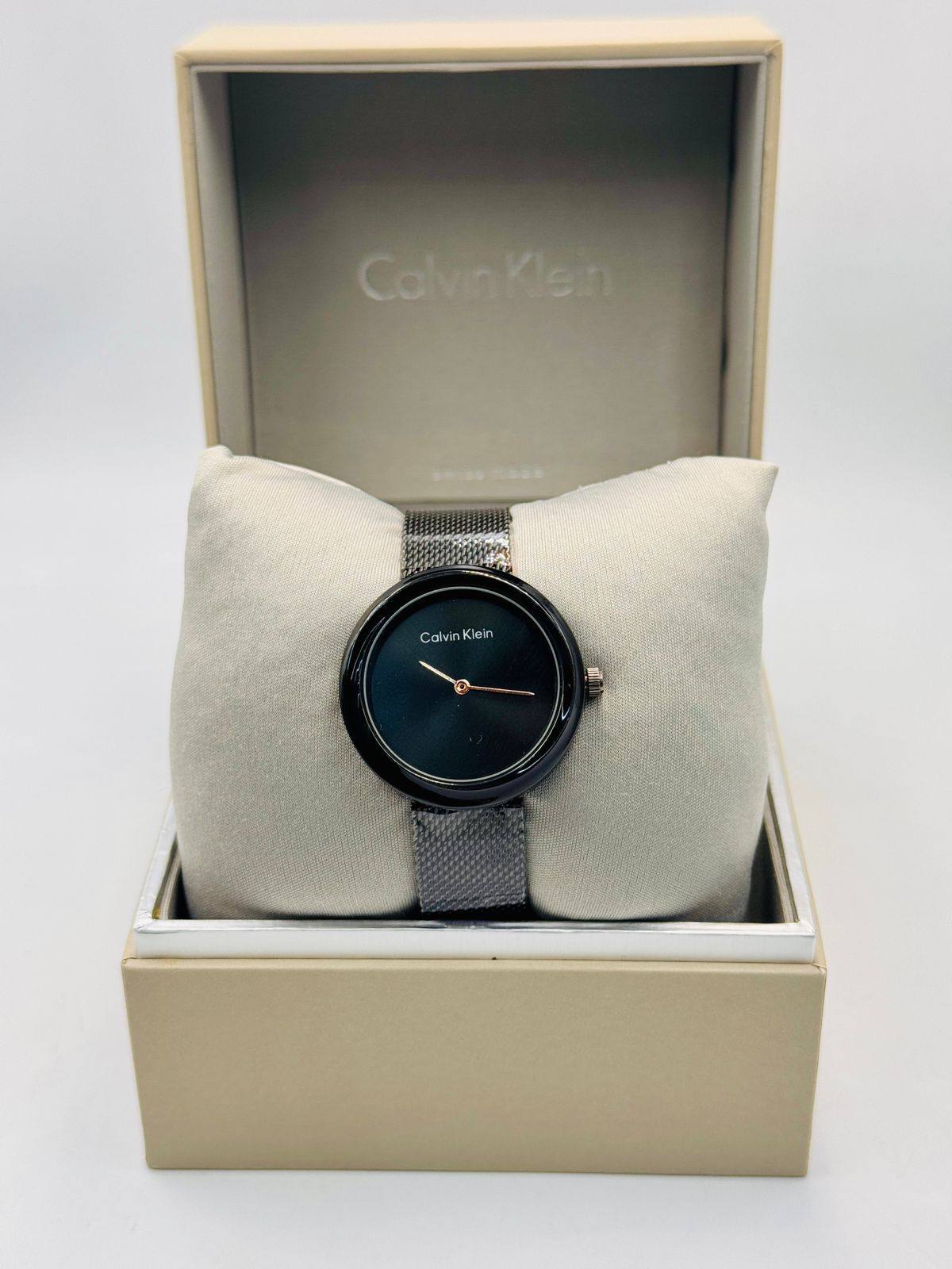 Calvin Klein ladies
*New Arrival*🔥
55 dhs🗽
Zain08