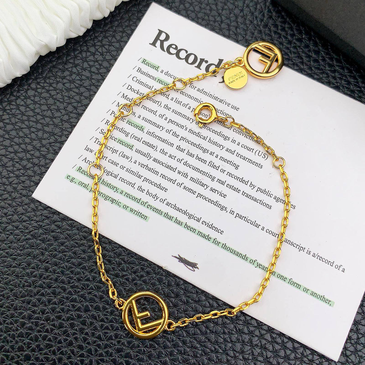 FENDI
Necklace 🦋
Earring💥
Bracelet 🍁
Master quality 💯
With normal boxes 🗃️
115 dhs🇦🇪🇦🇪
With master box 📦
125 dhs🇦🇪🇦🇪
Zain216
♥️♥️♥️