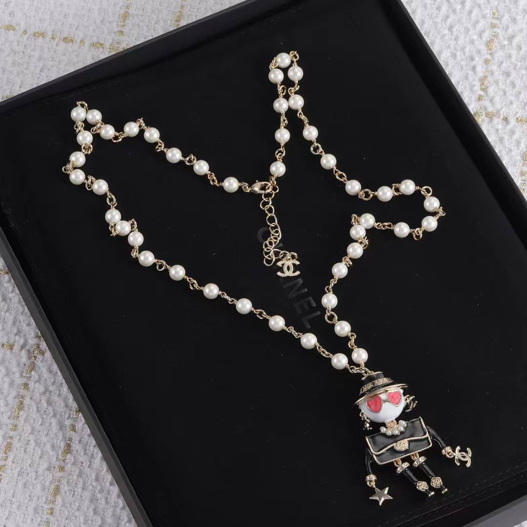 CHANEL🦋*
Necklace ❤️🔥
Earring❣️
Master quality 💯
With normal boxes 📦
170 dhs🪙💕
With master box 🗃️
180 dhs🪙💕
Zain216
♥️♥️♥️