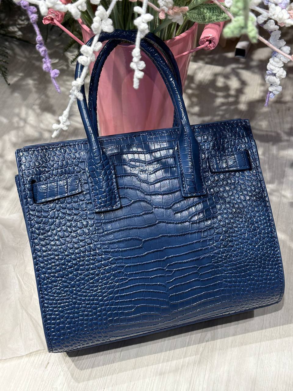 YSL
26*12*20cm
110 dhs🪙💚
Zain44
♥️♥️♥️