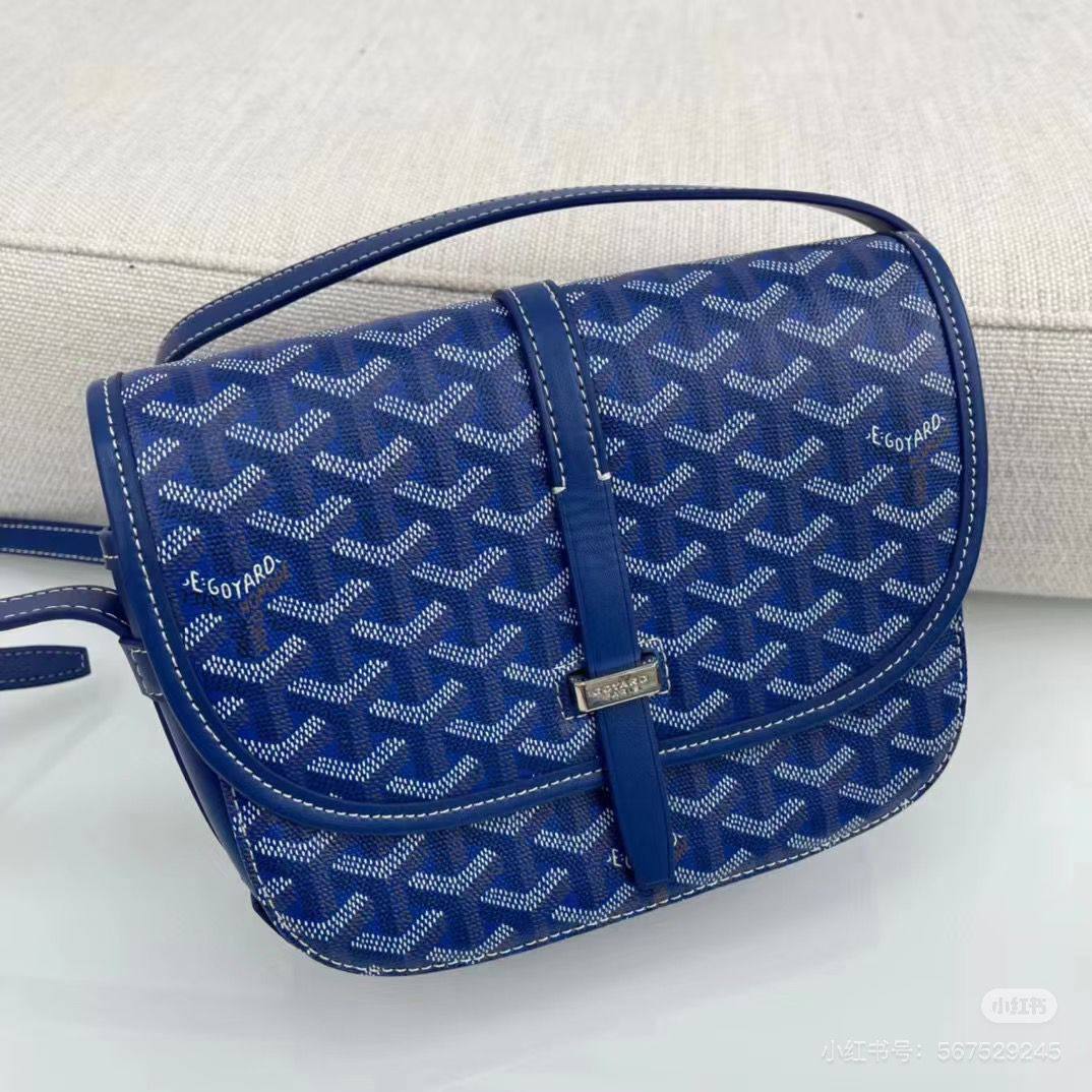 GOYARD
Size 22×17×9cm
90 dhs🪙🌨️
Withbox
🎁🎁🎁
Zain04
♥️♥️♥️