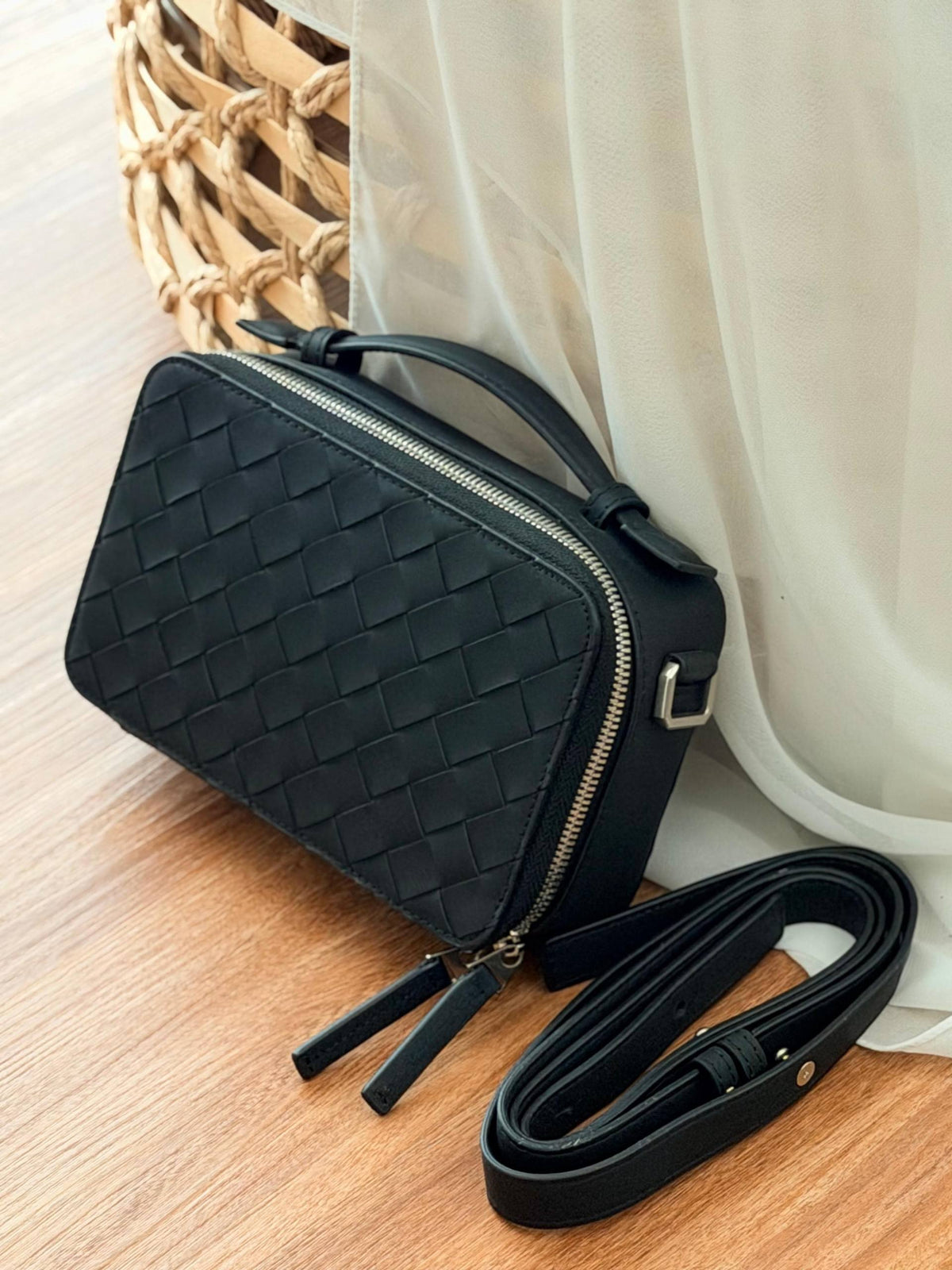 NEW COLLECTION
BRAND- BOTTEGA
CROSS BODY
SUPER MASTER QUALITY
BOX WITH PAPER BAG
For Price 👇 WhatsApp✅
0568585901
0507557372
0552275751 Owner Zain 👌
Zain267
♥️♥️♥️