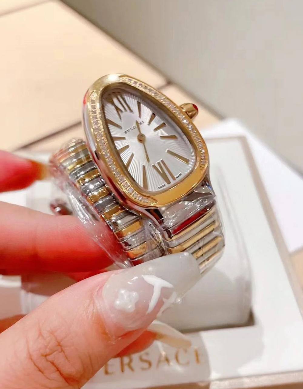 Bvlgari Snake Watch
270 dhs🪙🌨️
Zain33
♥️♥️♥️