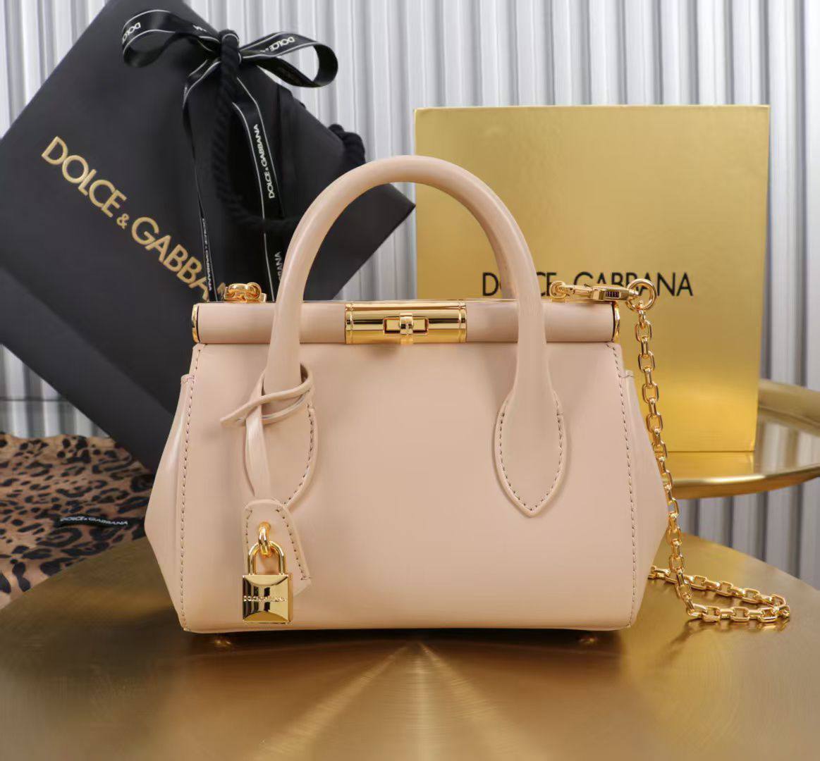 D&G
Super Master Quality
AAA+
For Price 👇 WTSP Text Zain 0568585901
0507557372
0544061607
Zain274
♥️♥️♥️