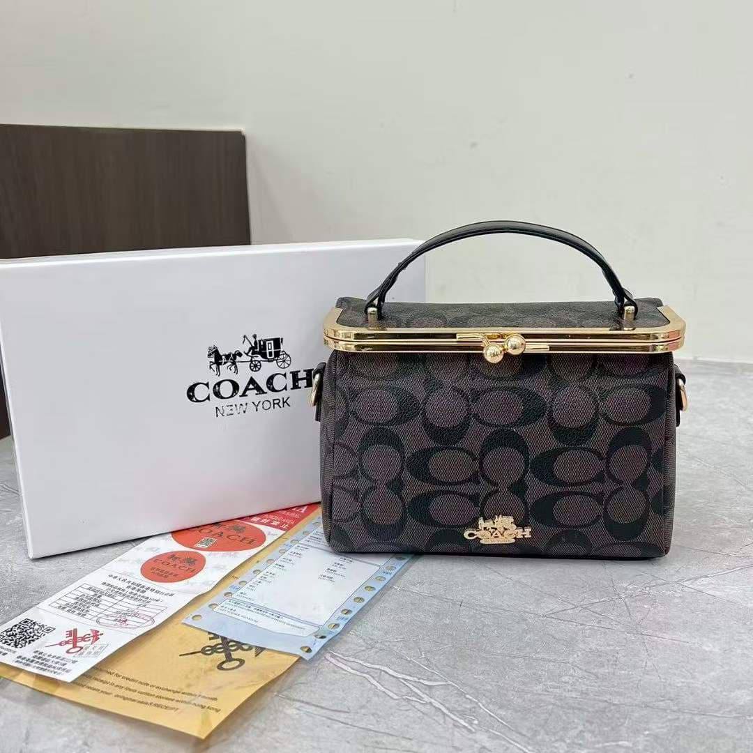 Coach
With box
80 dhs🇦🇪🇦🇪
Zain232
♥️♥️♥️