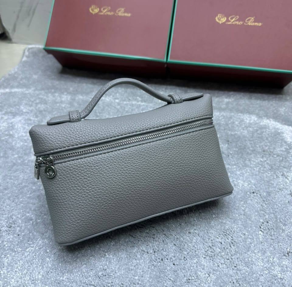 Loro Piana
withbox
85 dhs🇦🇪🇦🇪
Zain143
♥️♥️♥️