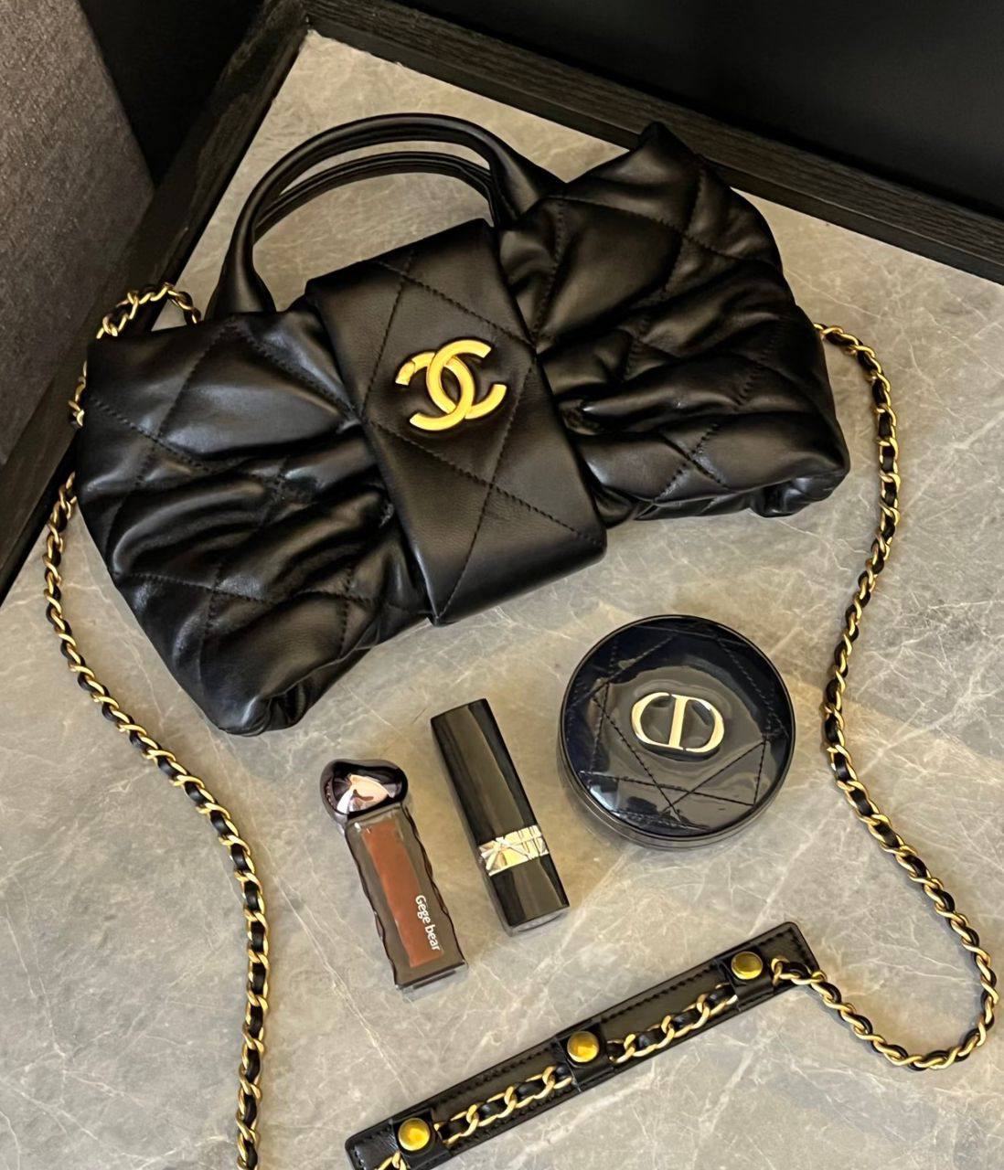 Chanel
100 dhs💓
SIZE:26cm
Zain35
♥️♥️♥️