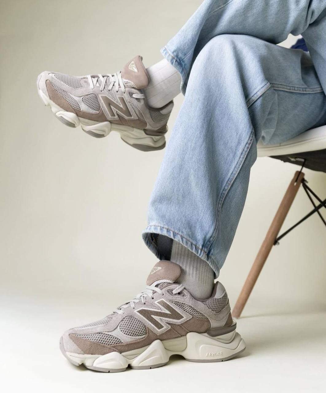 New balance U9060ERC Medium moyen,
size 36 to 45,
280 dhs🪙💕
Zain196
♥️♥️♥️