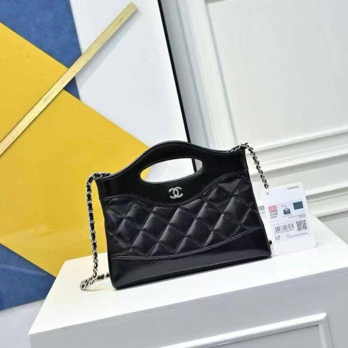 Chanel
Master+++
360 dhs💚
Zain153
♥️♥️♥️