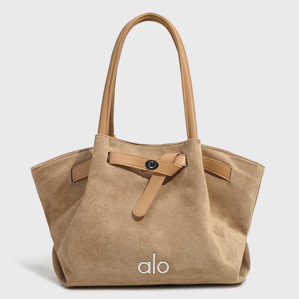Alo
90 dhs🇦🇪🇦🇪
Size32cm
Zain219
♥️♥️♥️
