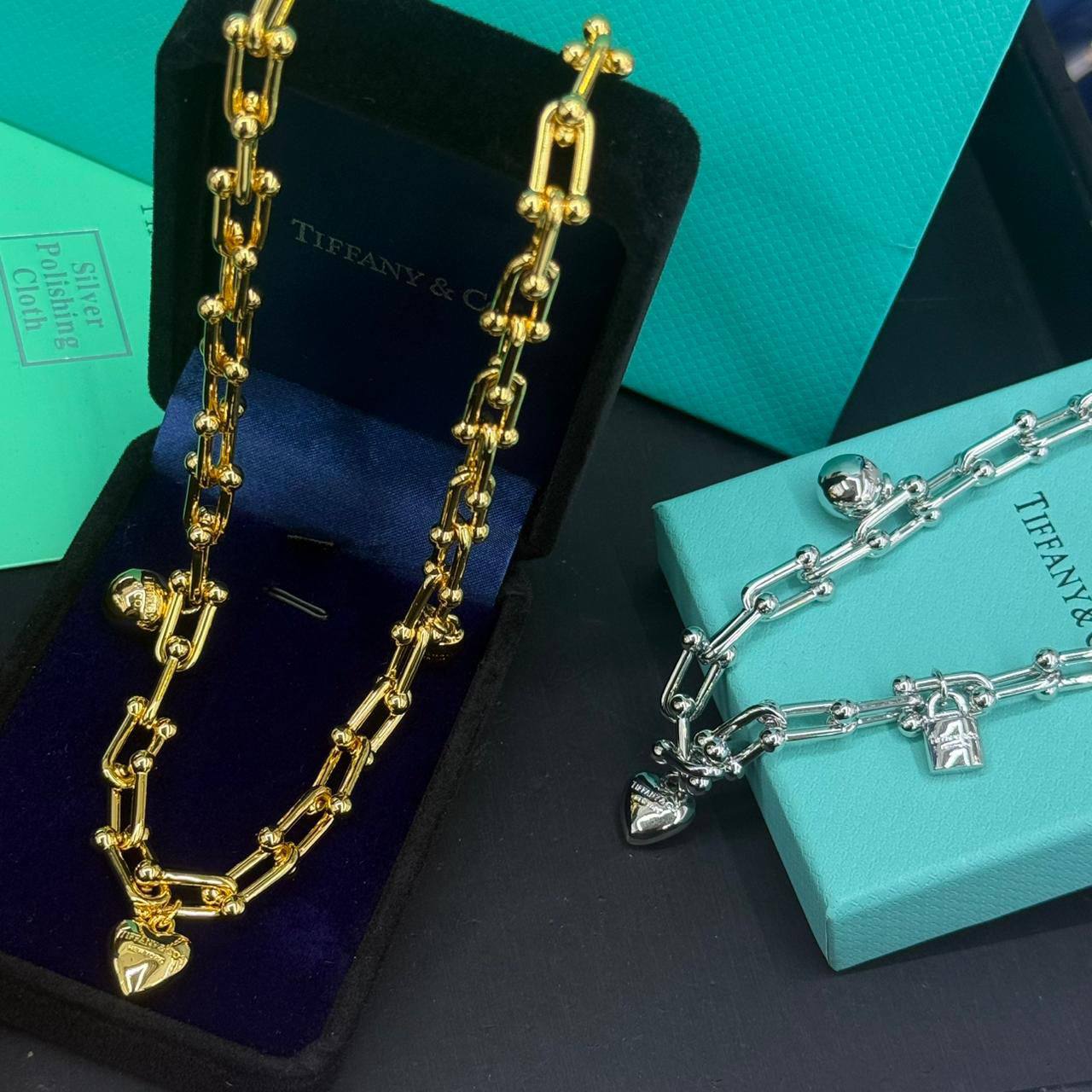 Tiffany ❤️🔥*
Necklace 🦋
Master quality 💯
With normal boxes 🗃️
75 dhs❣️
With master box 📦
95 dhs❣️
Zain216
♥️♥️♥️