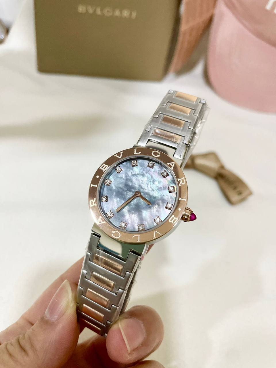 Bvlgari
260 dhs🪙🌺
Zain33
♥️♥️♥️