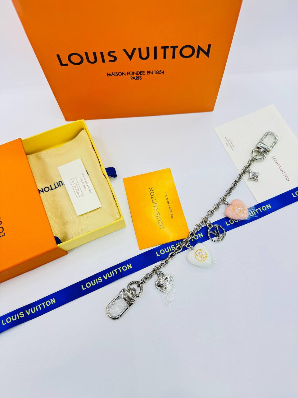 *Key Chain ❤️🔥*
Master quality 💯
With normal boxes 📦
50 dhs✅
With master box 🗃️
75 dhs✅
Zain216
♥️♥️♥️