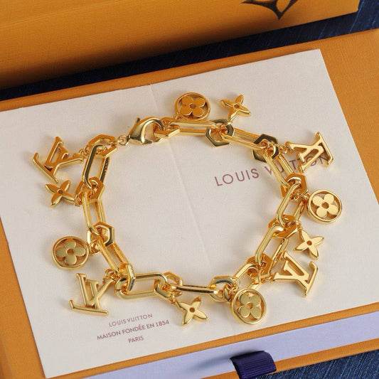 LV
Bracelet 🐦🔥
Necklace 🦋
Master quality 💯
With normal boxes 📦
180 dhs❣️
With master box 🗃️
200 dhs❣️
Zain216
♥️♥️♥️