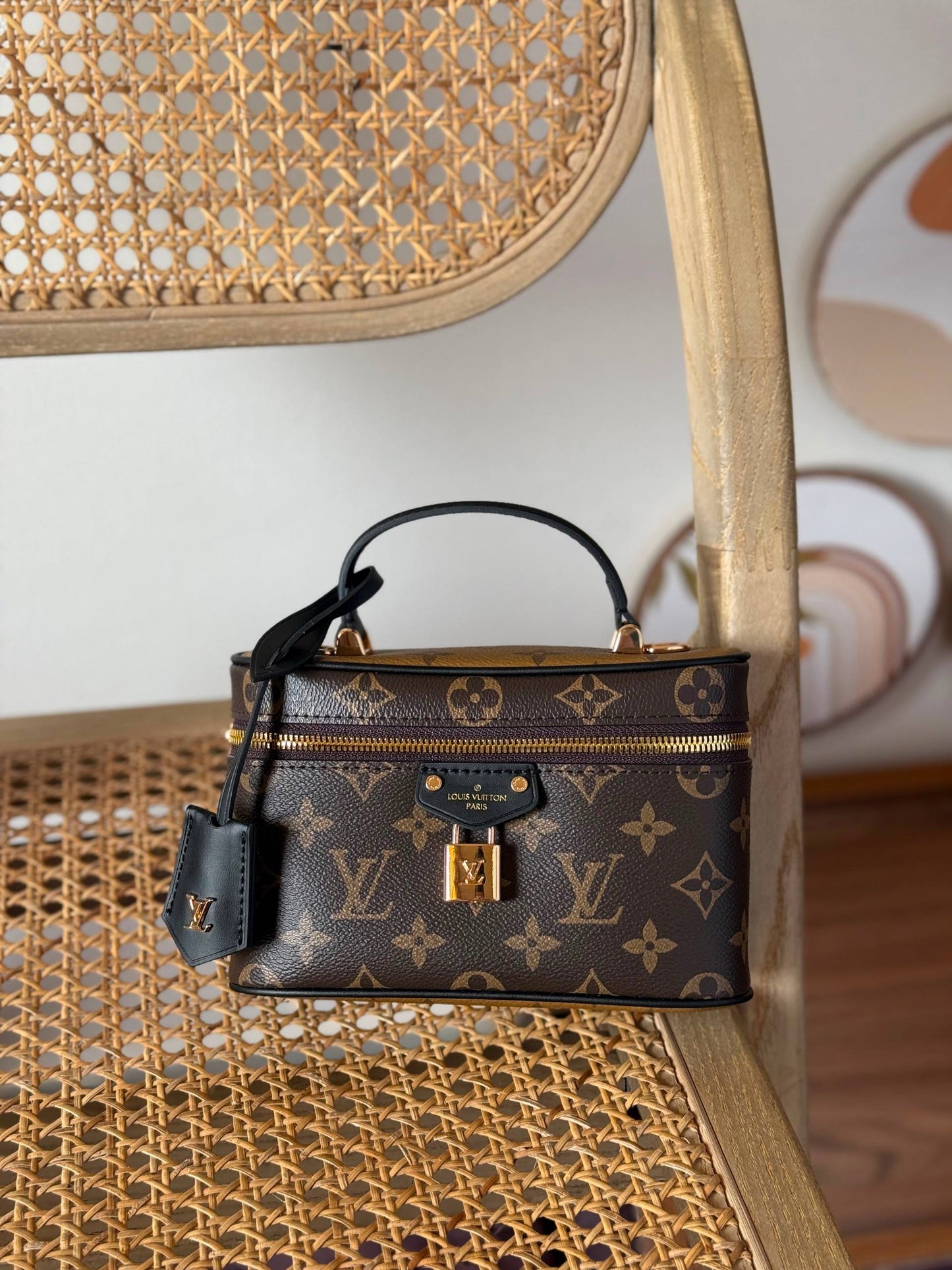 New Collection✨✨✨
LV
19cm
340 dhs✅
*MASTER QUALITY*
With box🎁
Zain167
♥️♥️♥️