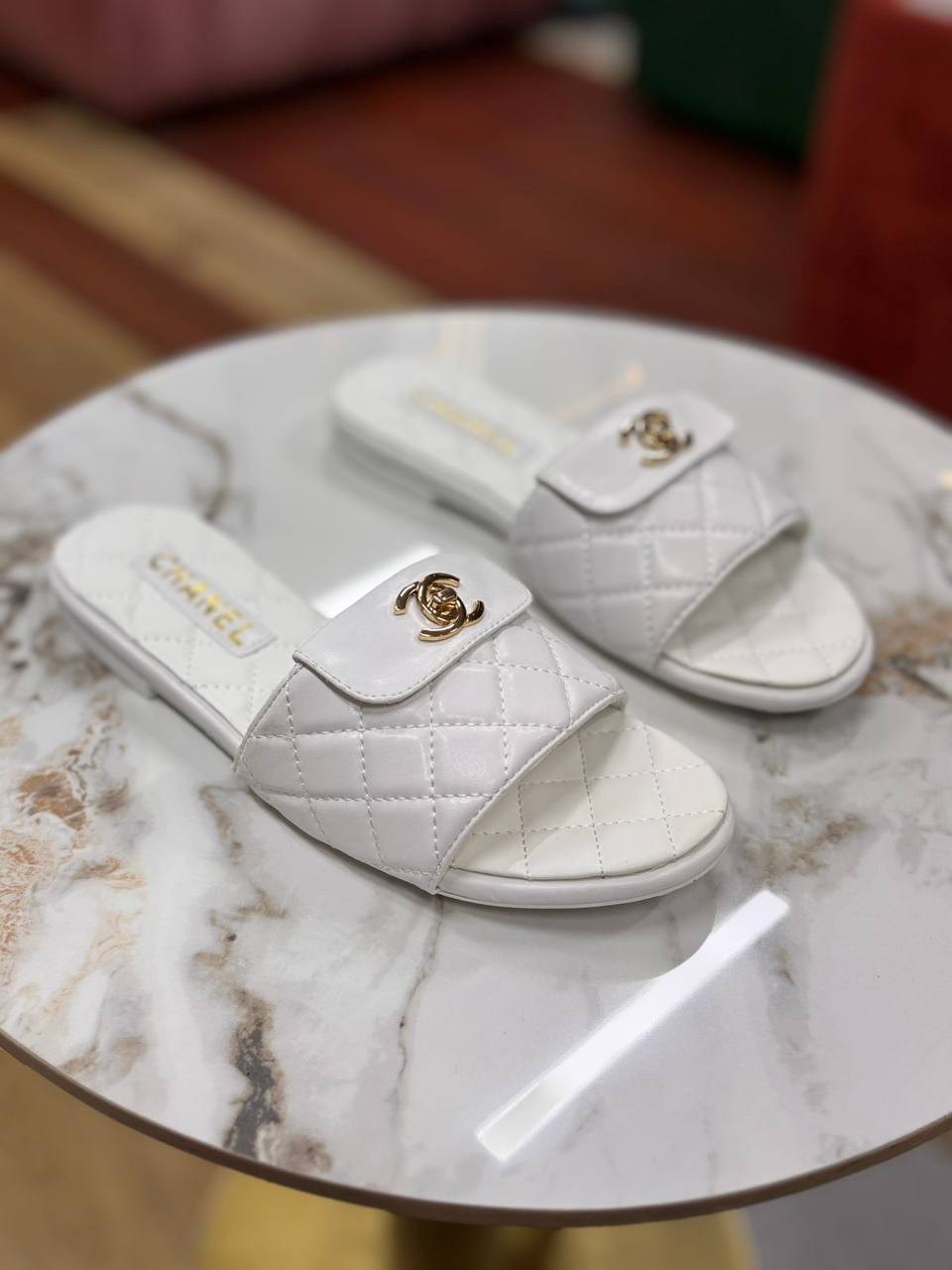 Chanel
95 dhs✅
Size 36-42
Zain55
♥️♥️♥️