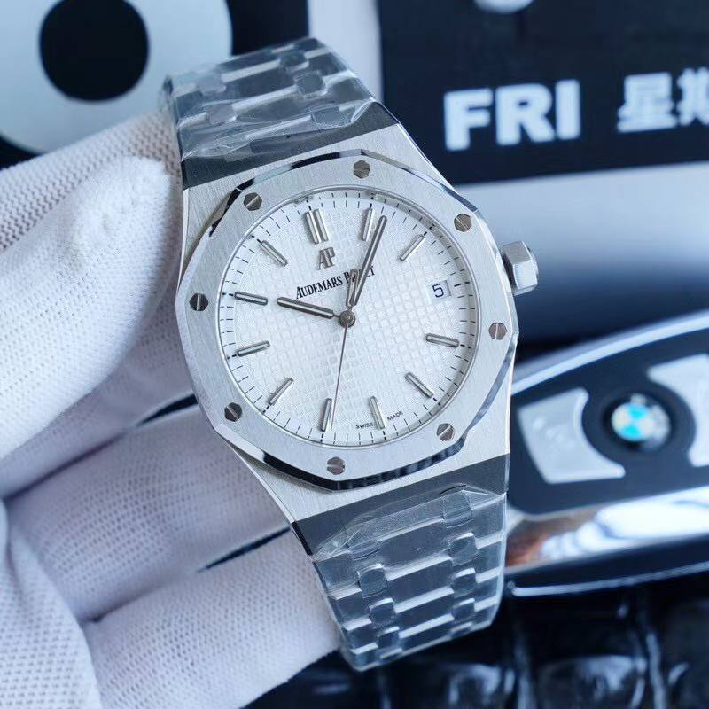Ap automatic
For mens
240 dhs🇦🇪
Zain25
♥️♥️♥️