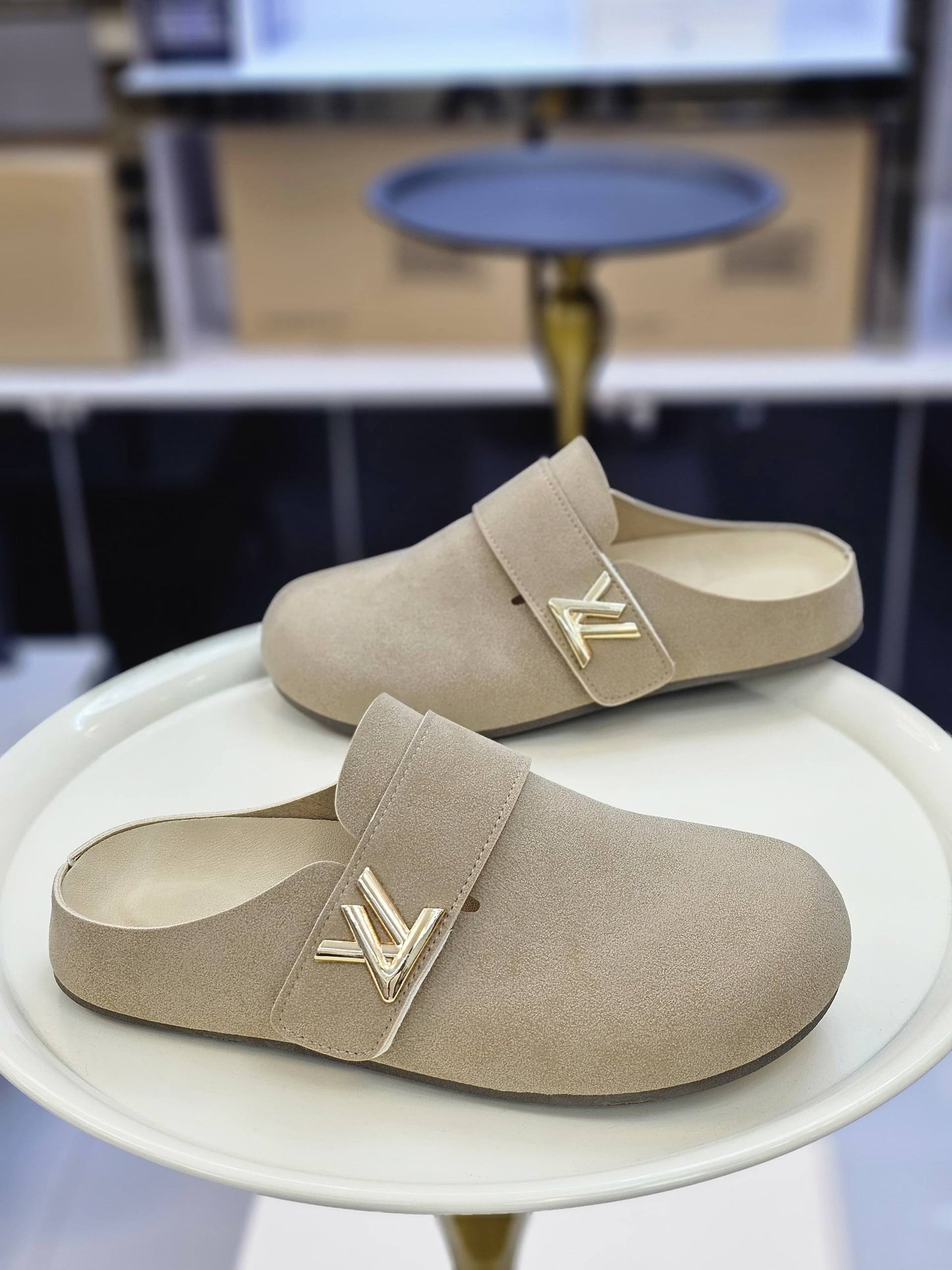 LV
Size 36to41
75 dhs🪙🌨️
Zain163
♥️♥️♥️