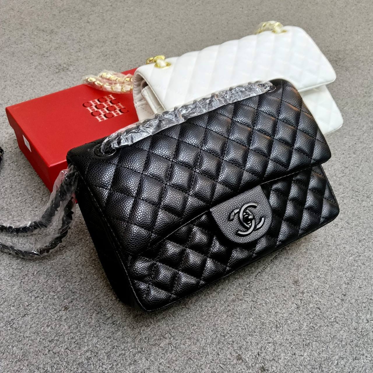 Chanel
100 dhs🇦🇪🇦🇪
size 25cm
Zain26
♥️♥️♥️