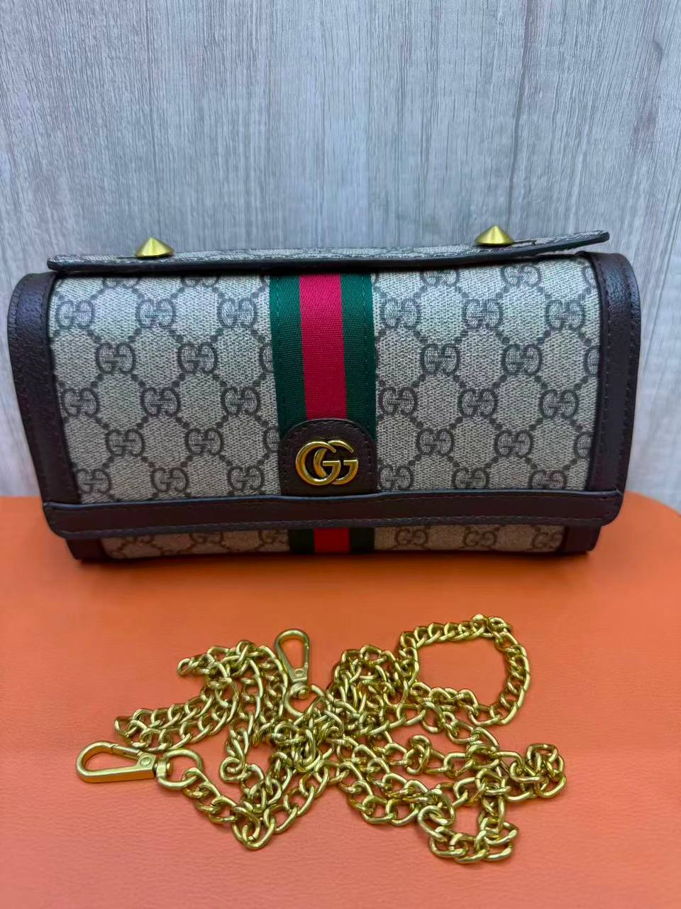 GUCCI
Size 23cm
Withbox
90 dhs🇦🇪🇦🇪
Zain04
♥️♥️♥️