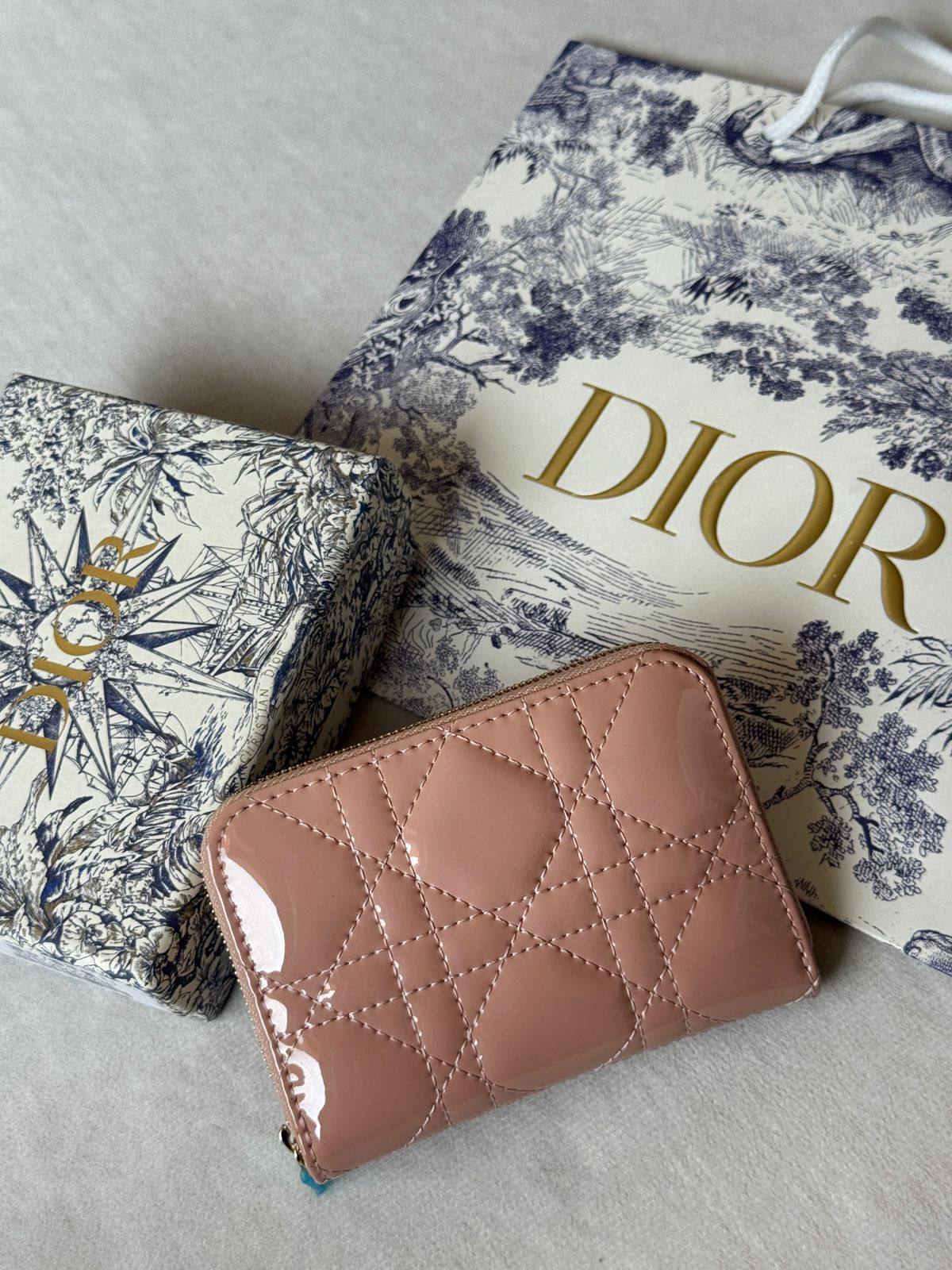 Dior
Supermaster
320 dhs🇦🇪🇦🇪
Zain275
♥️♥️♥️