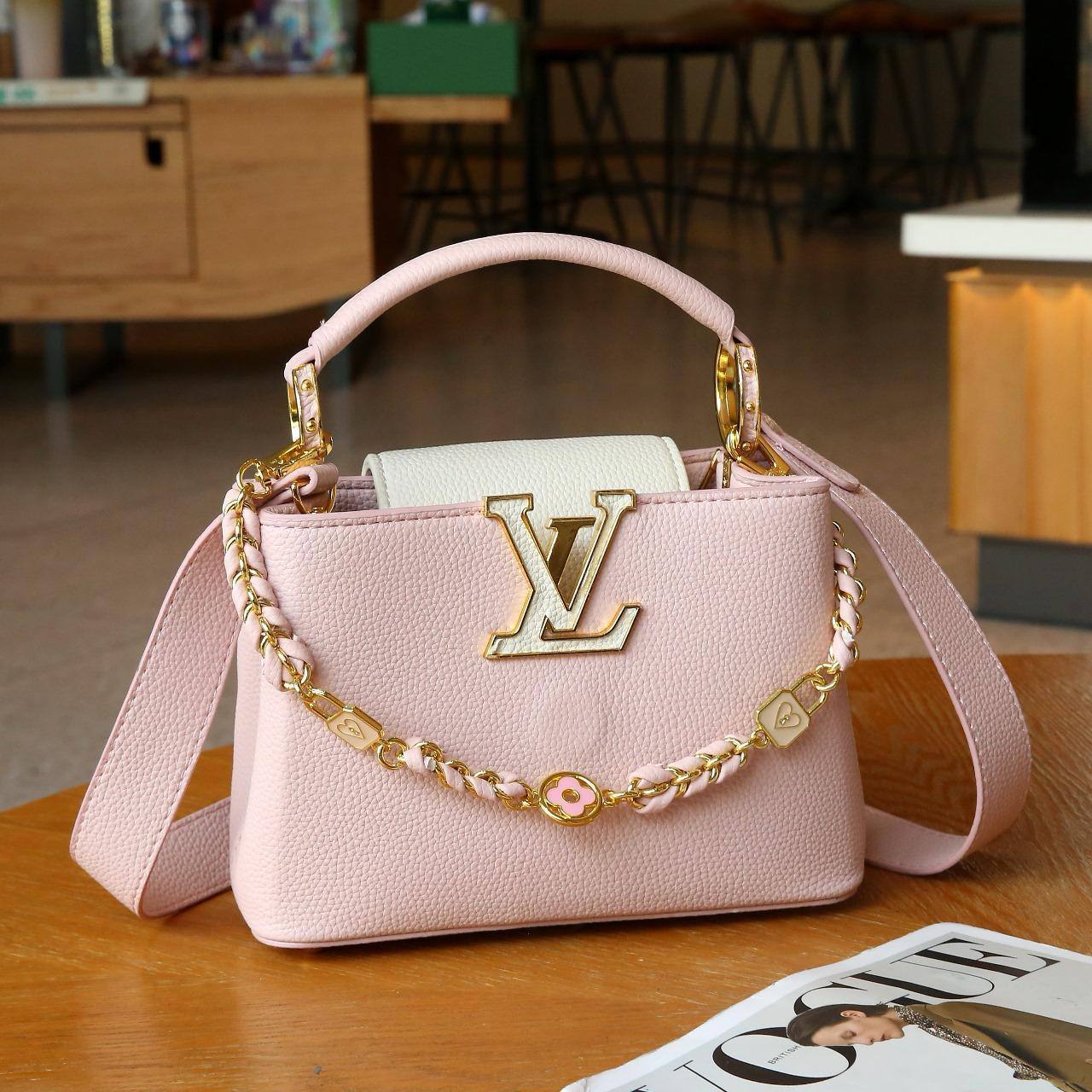 LV
Best quality
with box’s
🎁🎁🎁
130 dhs🇦🇪
size 22 cm
Zain158
اطلبوها من الوتس المثبت في الأعلى👆🏻👆🏻
تواصلو معنا 👈🏻 Zain
For order WhatsApp pinned 👆🏻
♥️♥️♥️