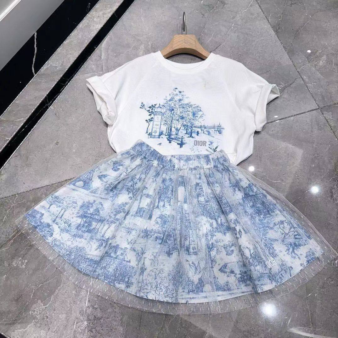 Dior
2-10y
100 dhs💓
Zain151
♥️♥️♥️