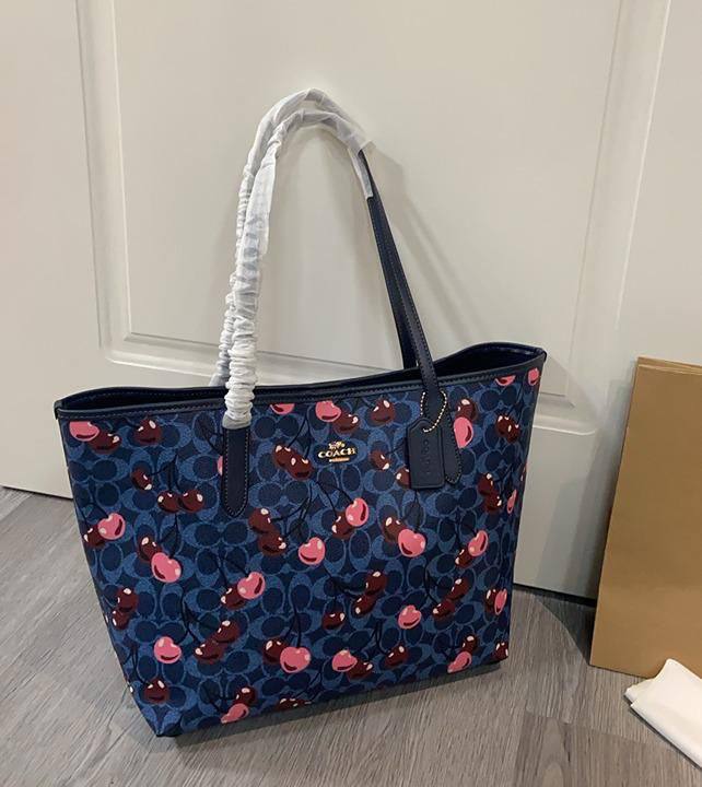 Coach
105 dhs✅
with box
🎁🎁🎁
Zain72
♥️♥️♥️
