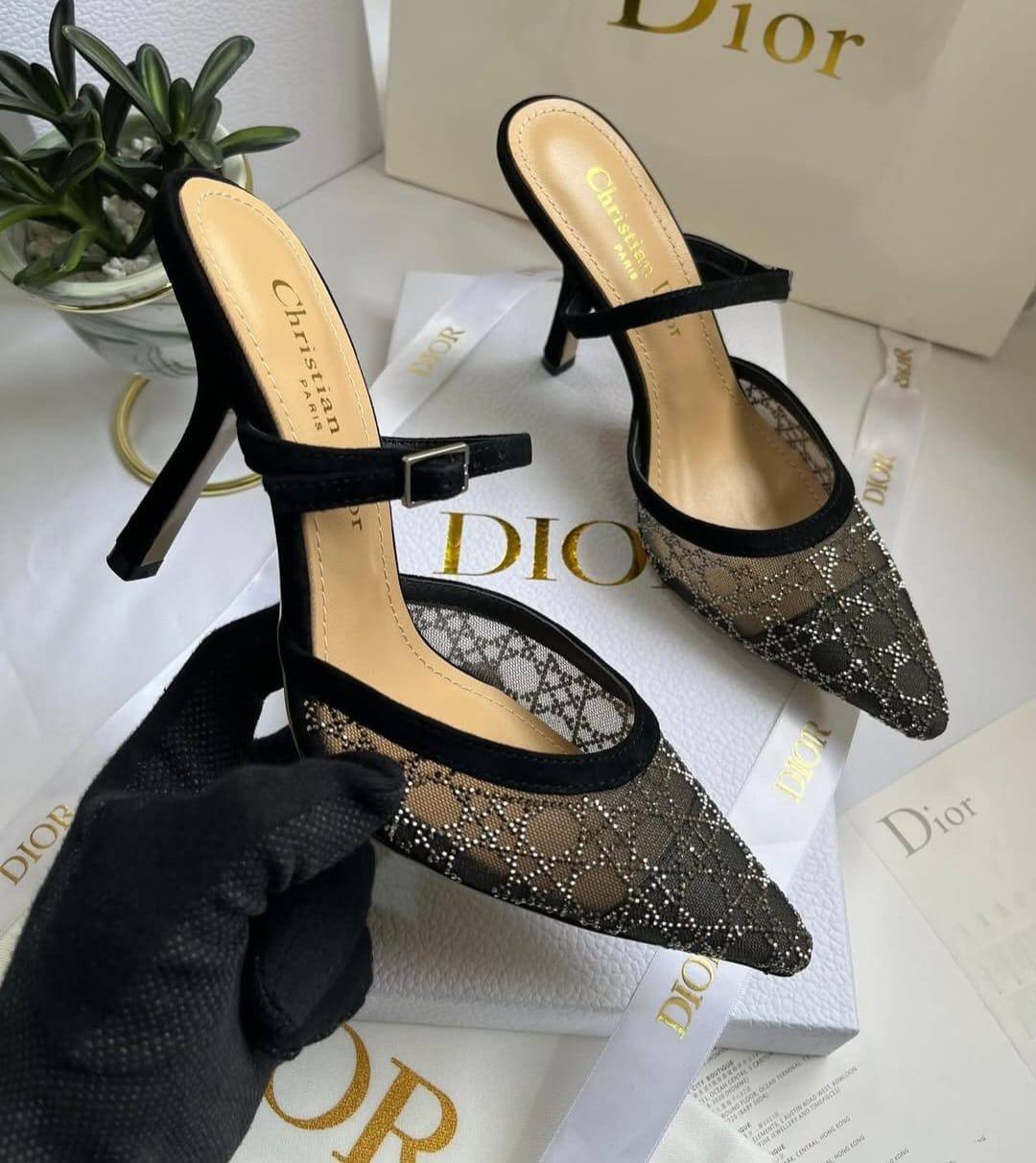 DIOR
☘️ *SIZE 36 to 41*☘️
230 dhs✅
Zain224
♥️♥️♥️
