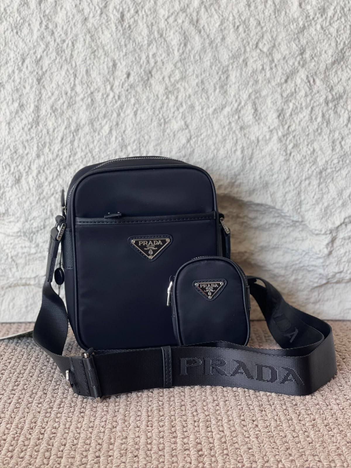 PRADA
Unisex Messenger Bag
Master Quality
410 dhs🇦🇪🇦🇪
Available
Zain179
♥️♥️♥️