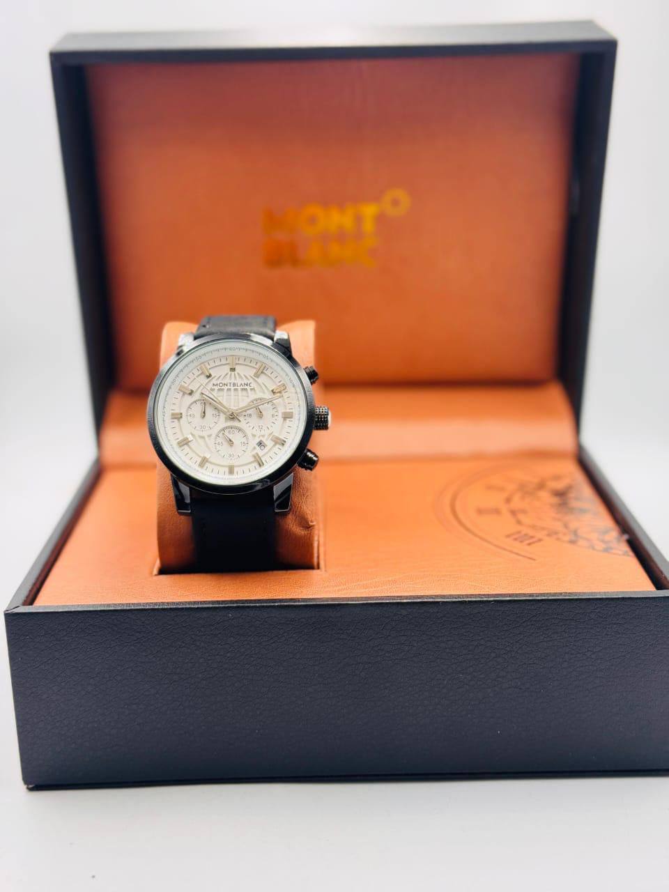Mont blanc Men
*chronograph working*
*offer price
55 dhs🪙🌨️
Zain08
♥️♥️♥️